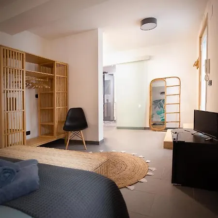 Via Calefati Land Apartment Bari Exterior photo